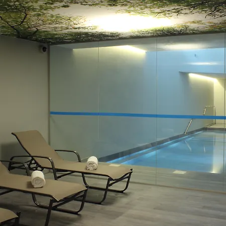 Отель Novotel Centre 4*