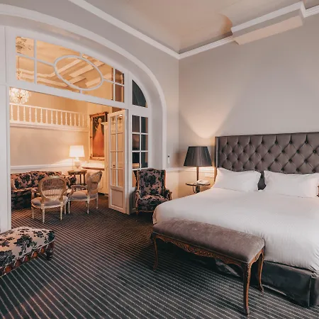 Hotel Manos Premier
