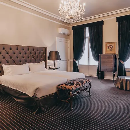 Manos Premier Hotel 4*