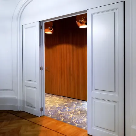 Vintage Hotel 3*
