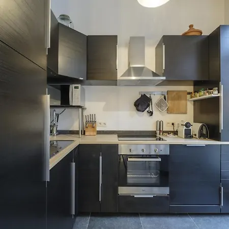 Magnificent 2 Bedroom Duplex + Terrace Ixelles Apartmán Brusel