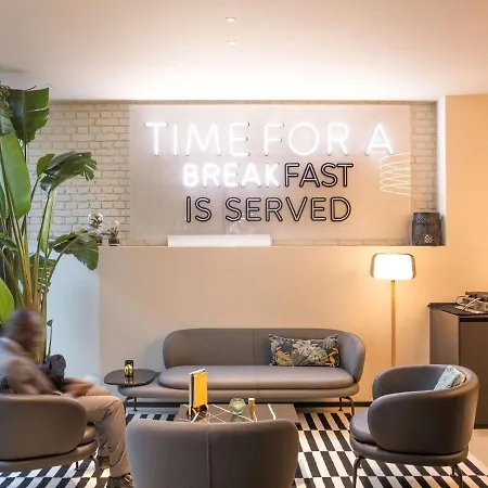 Ibis Brussels Centre Chatelain Hotel