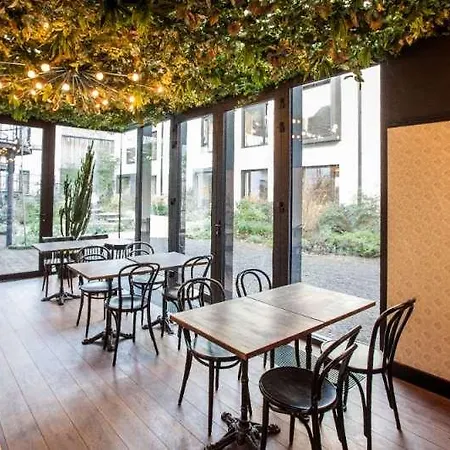 Hotel Latroupe Jardin Secret 3*