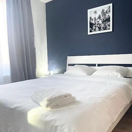 شقة Lovely 2 Bedrooms بروكسل