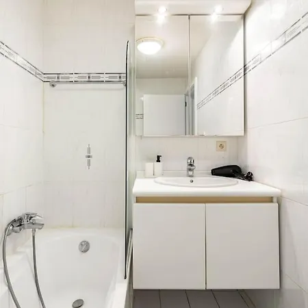 Beautiful 1br/1bar In E.u. District *