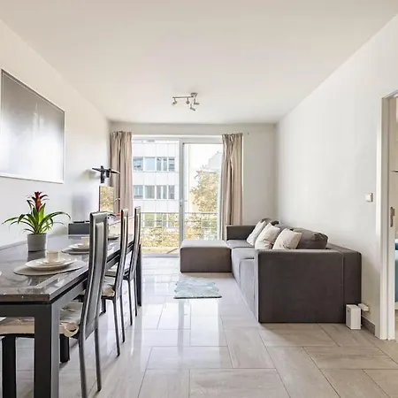 Apartment Beautiful 1br/1bar In E.u. District