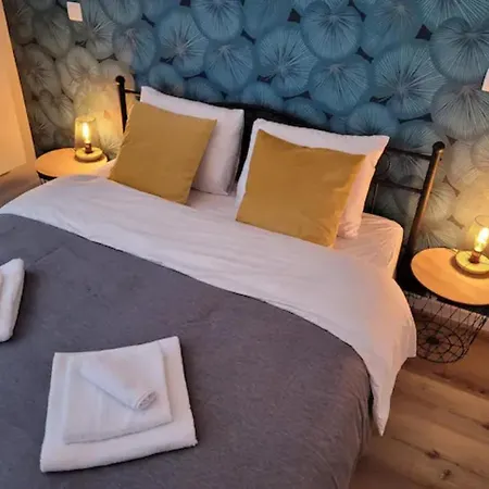 Brand New Iris With Private Bathroom And Balcony 4* Brüssel