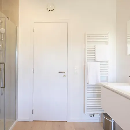 Lumineux 1 Proche Ecole Europeenne Apartman *