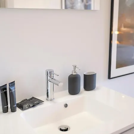 Appartement Lumineux 1 Proche Ecole Europeenne *