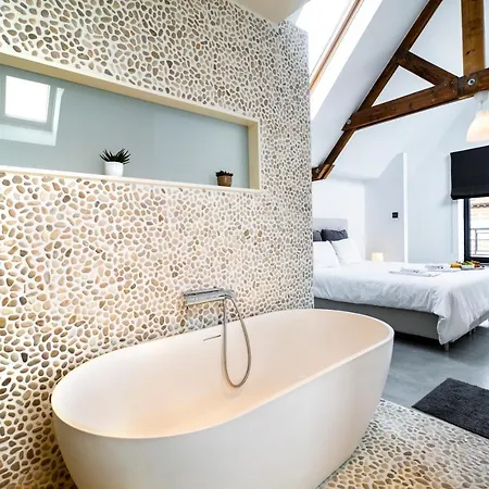 Appartement Magnifique Penthouse 3 Chambres Dans Le Quartier Du Canal *