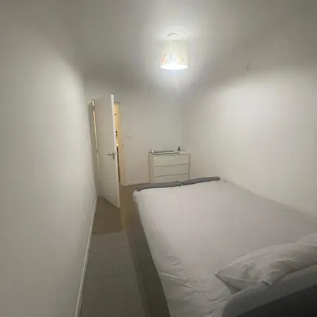 Pansiyon Quartos Privados Em Apartamento Compartilhado Em *