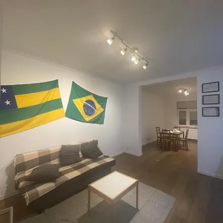 Quartos Privados Em Apartamento Compartilhado Em Pansiyon Brüksel