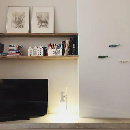 Comfortable Flat Close To Flagey