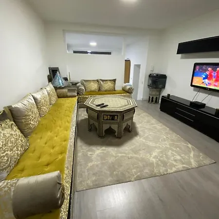 Deux Pres De Atomium