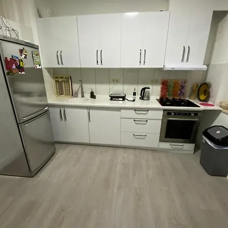 Deux Pres De Atomium *