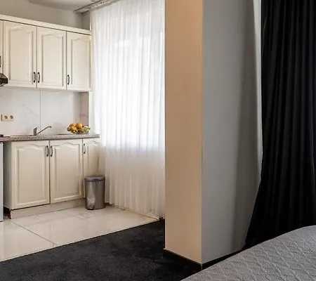 Gare Du Midi 31 דירה