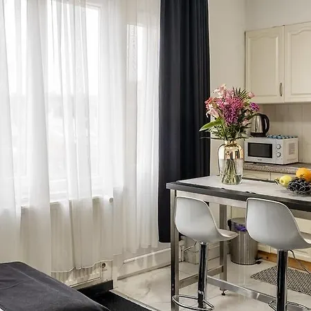 דירה Gare Du Midi 31 *