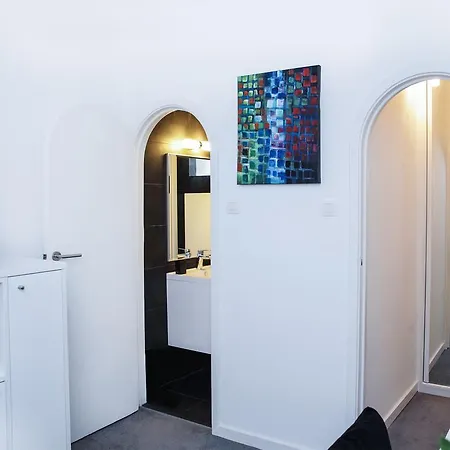 Satellite 2* Brussel