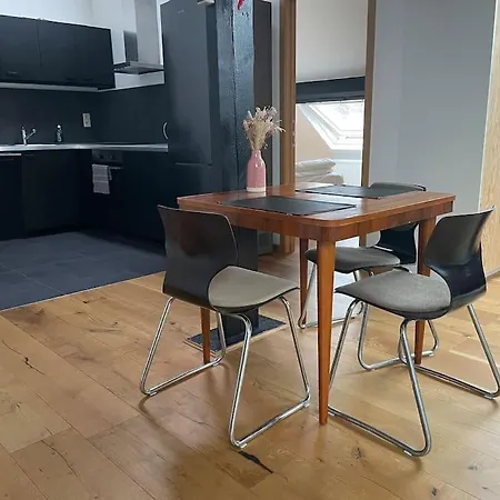 Apartman Loft In Saint-gilles *