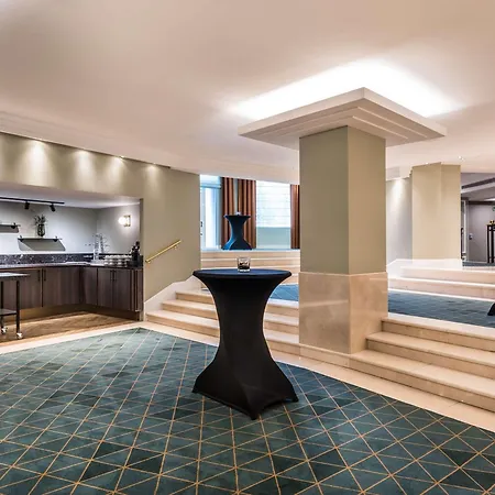 Hotel Hilton Grand Place 4*