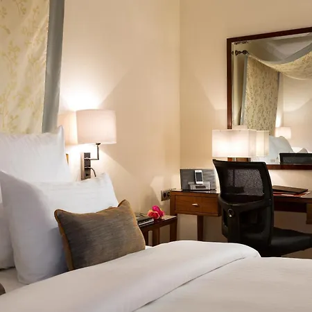 Warwick Grand-place Отель 4*