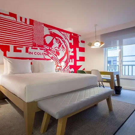 Radisson Red 4* Brussels
