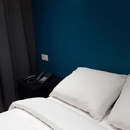 Center Hotel 2*