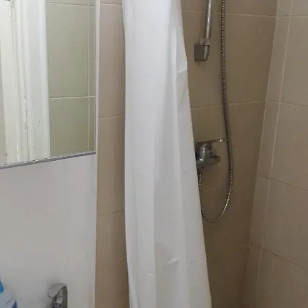 Close To Grand Place For 2 Διαμέρισμα *