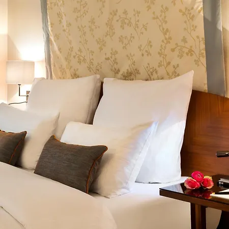 Warwick Grand-place Отель 4*