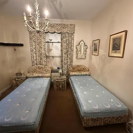 Bed & Breakfast House Of Tanya Brussels