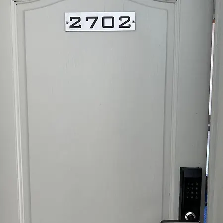 Miroir27 بيت ضيافة بروكسل