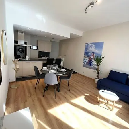 Amazing Flat-center Of *