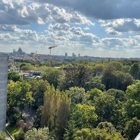 Furnished - Bright, Modern In Brussels, 15 Minutes Walk From The Atomium Апартаменты