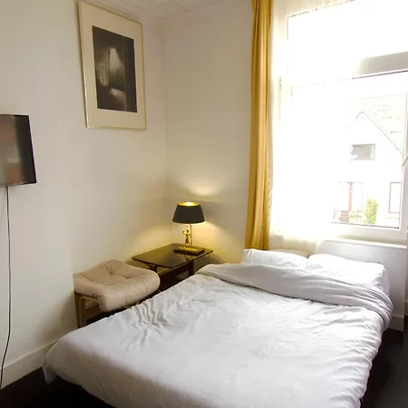 Handy Close To Zaventem Airport Апартаменты *
