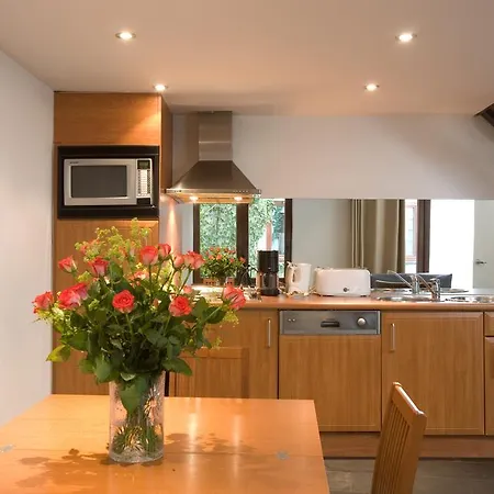 Azimut Flathotel 公寓式酒店