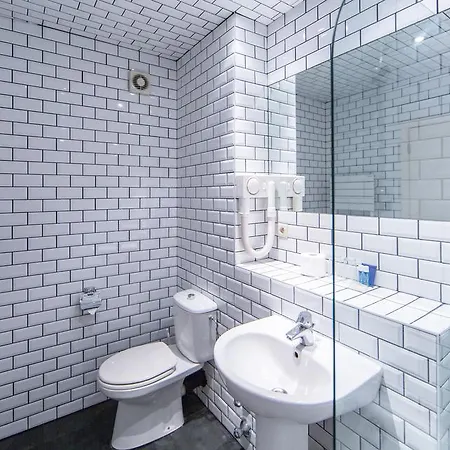 Azimut Flathotel شقة فندقية