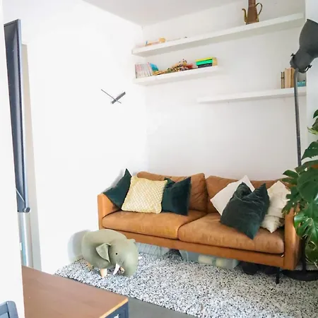 Furnished - Bright, Modern In Brussels, 15 Minutes Walk From The Atomium 아파트 *