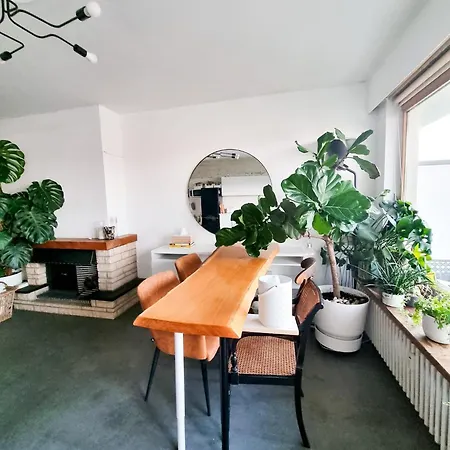 Апартаменты Furnished - Bright, Modern In Brussels, 15 Minutes Walk From The Atomium Брюссель