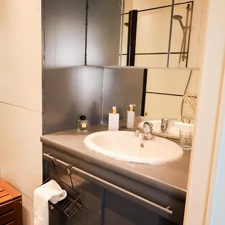 Furnished - Bright, Modern In Brussels, 15 Minutes Walk From The Atomium 브뤼셀