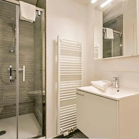 Furnished 2 Bedroom In Center Bruxelles