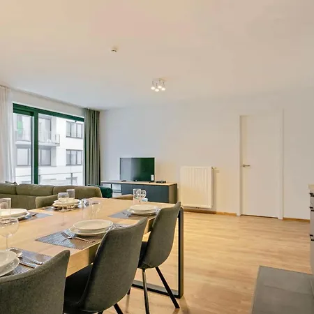 Furnished 2 Bedroom In Center