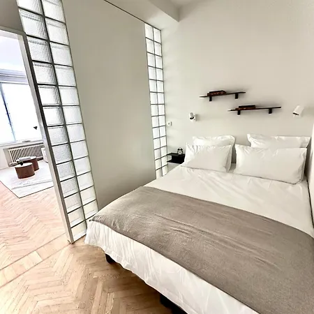 Apartment Magnifique - Quartier Louise! *