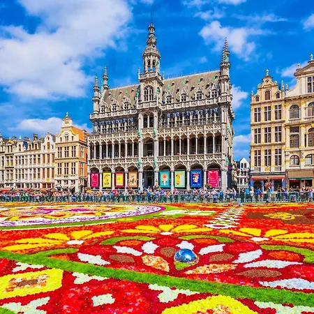 Modern In Molenbeek-saint-jean / 77 M² / Parking Διαμέρισμα *