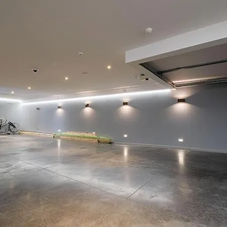 1000m2 With Indoor Pool Βίλα *