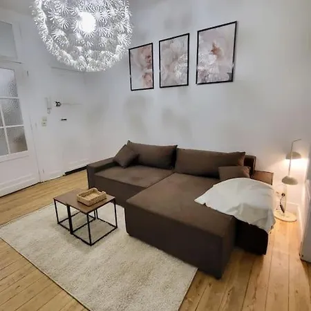 Style Haussmannien 1 Bedroom Apartment Brüssel