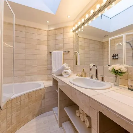 Chic Penthouse Grand-place Apartment