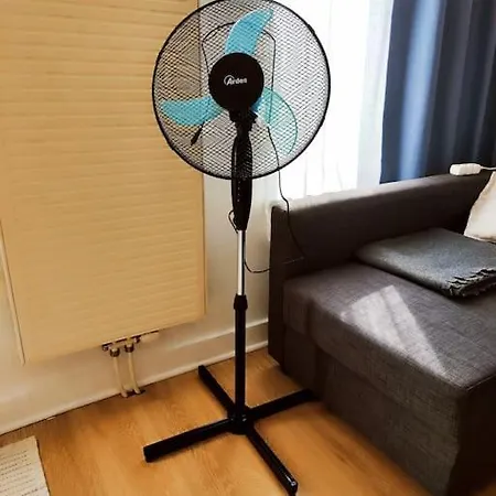 Studio Entier Avec Balcon - Tour Et Taxis *