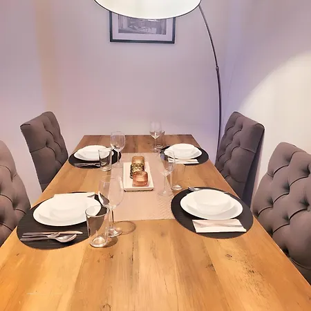 Апартаменты Grand Sablon Stylish Center *