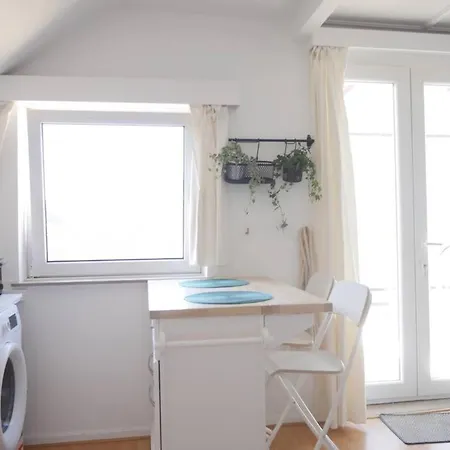 Chic 1br + Terrace شقة بروكسل