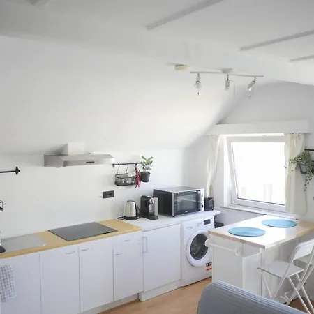 Chic 1br + Terrace アパート